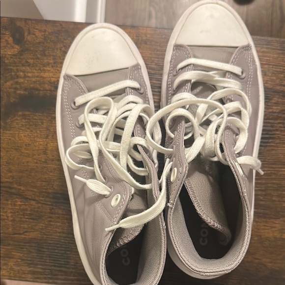 Converse Gray and White Low-Top Sneakers - Picture 1 of 3